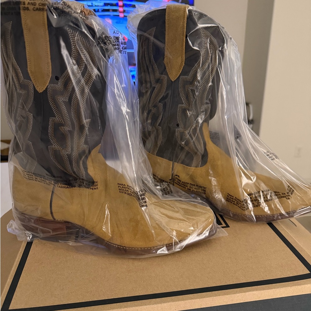 Tecovas Brown and Black Leather Boots 13 - Picture 4 of 5